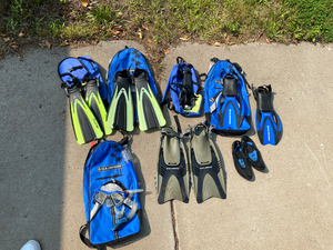 lot 782 image: Lot of Snorkel Gear