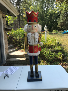 lot 113 image: Lrg Nutcracker King in Red Jacket