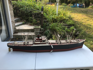 lot 662 image: Large RC Model Ship.