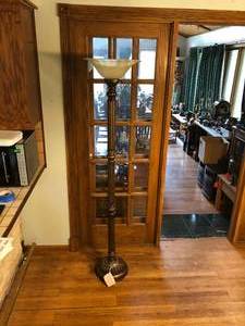 lot 131 image: Antique Brass Finish Metal Floor Lamp with Glass Shade