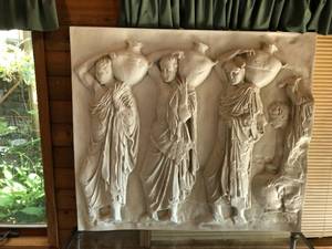 lot 525 image: Resin Relief Wall Hanging Ancient Greek Style