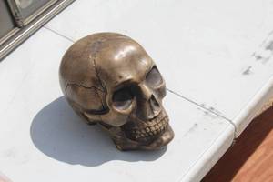 8 Skull Stone Table Dcor