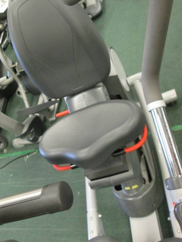 lot 011 image: Inspire fitness CS4 recumbent ellip...