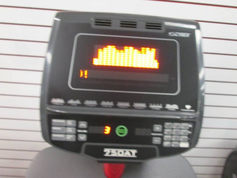 lot 017 image: Cybex 75OAT elliptical...