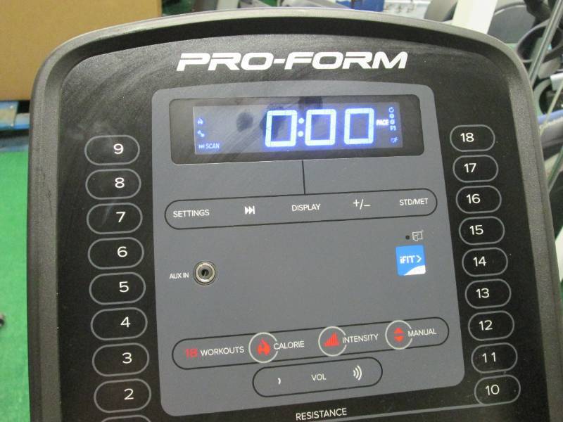 lot 029 image: Precor EFX546i elliptical...