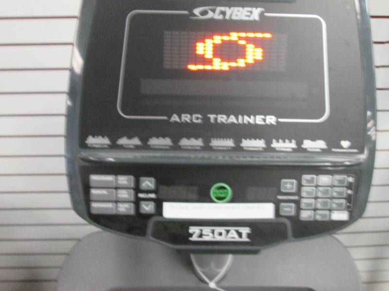 lot 019 image: Cybex 75OAT elliptical arc trainer...