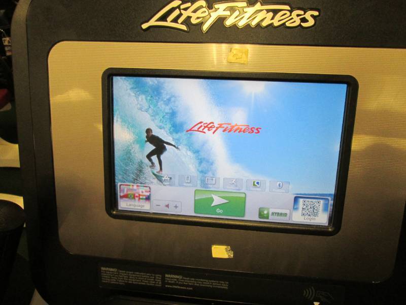 lot 021 image: Life Fitness 95CS upright bike...