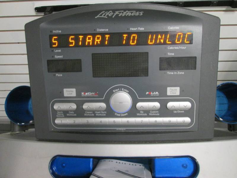 lot 034 image: Life Fitness T55 treadmill...