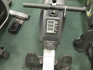lot 027 image: Life Span rowing machine