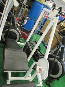 lot 044 image: Leg curl weight machine