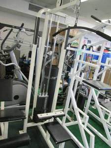 lot 046 image: Lat pulldown weight machine