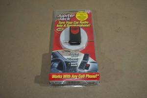 lot 67 image: NEW Jupiter Jack Car Cell Phone Adapter