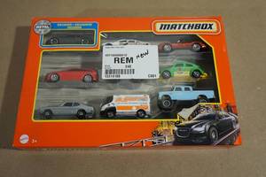 lot 10 image: NEW Matchbox 9 Car Assortment Pack