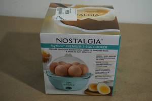 lot 109 image: NEW Nostalgia MyMini Premium 7 Egg Cooker