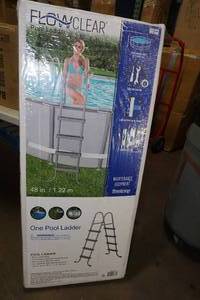 lot 167 image: NEW Bestway Flowclear 48 Pool Ladder