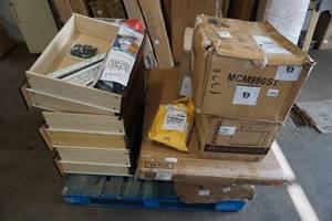 lot 207 image: Pallet of Repairables - Pressure CookerAir Fryer, Microwave, Vacuum