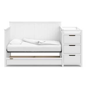 lot 205 image: Graco Hadley 4 in 1 Convertible Crib