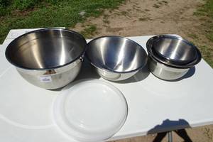 lot 64 image: Stainless Steel Mixing Bowls - Some Lids