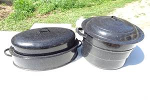 lot 61 image: Large Roasting and Canning Pans with Lids