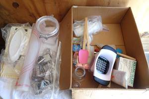 lot 88 image: Assorted Cooking Accessories - Some Tupperware