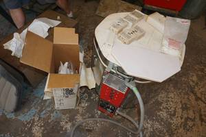 lot 10 image: Gare 1813 LT Personal Size Kiln - With Furniture and Accessories