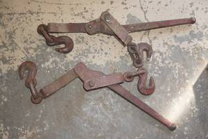 lot 33 image: Load Binders