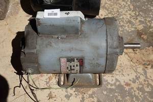 lot 34 image: Ajax 2 HP 115230 Volt Single Phase Electric Motor - 34 Shaft