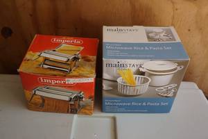 lot 74 image: Microwave Rice and Pasta Set and Pasta Machine