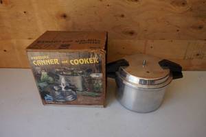 lot 60 image: Mirro Pressure Canner and Cooker - 8 Qt