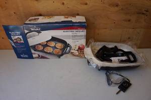 lot 80 image: Rival Electric Skillet