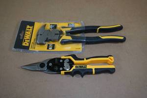 lot 46 image: Dewalt Fencing Pliers with Tin Snips