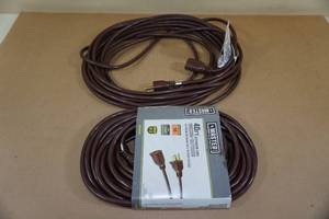 lot 158 image: 2 Master Electrician 40ft IndoorOutdoor Extension Cords