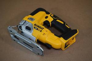lot 182 image: DeWalt DCS334 20v Cordless Variable Speed Jig Saw - Brushless Motor