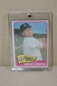 lot 29 image: 1965 Topps Mickey Mantle #350 Baseball Card