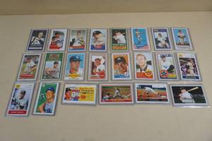 lot 99 image: Oversized Mickey Mantle Cut Out Cards