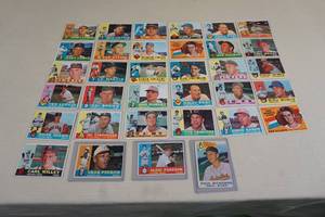 lot 117 image: 1960 Topps Baseball Cards - Tuttle, Battey, Francona, Pinson