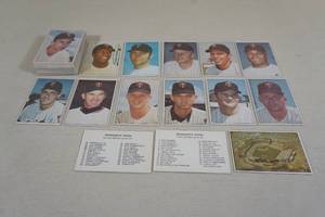 lot 118 image: 1978 Minnesota Twins Cards