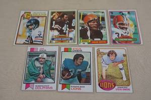 lot 138 image: Vintage Football Cards - Walter Payton, Griffin, Hill, Owens, Kiick