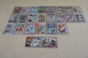 lot 175 image: Dan Marino Football Cards