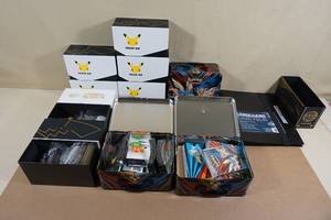 lot 200 image: Pokemon Boxes and Game Accessories - Cardguard Folio