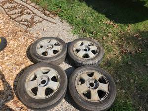 Lot of (4) Uniroyal 18580R14 82M Tires with Hinda 14x5.5JJ 4-Lug Rims