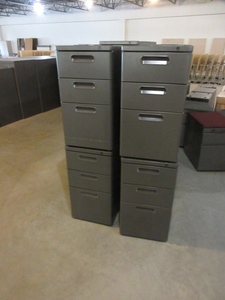 lot 179A image: HERMAN MILLER FREESTANDING PEDESTAL FILE UNITS