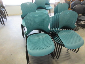 lot 108A image: HERMAN MILLER MOLDED PLASTIC STACKING CHAIR