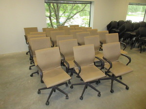lot 131A image: STEELCASE PROTEGE MEETING ROOM CHAIRS