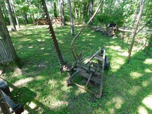 lot 9 image: Antique Vintage Pull Type Sickle Mower. Great Collector Item