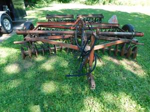 lot 15 image: 12 Hyd Lift Disc