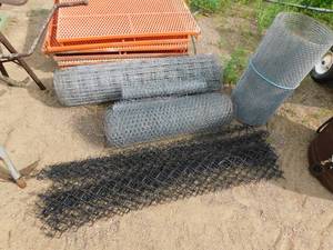 lot 24 image: Assorted Lot of Fence....Different types...