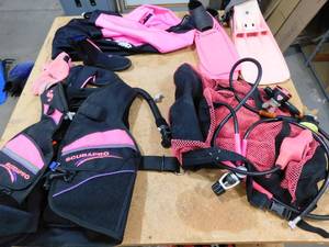 lot 45 image: Womens Scuba Diving gear Set up - Medium
