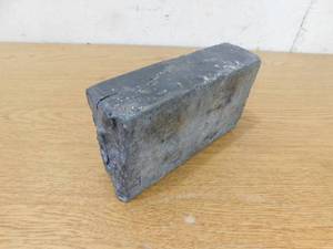 lot 86 image: 24lb Lead Bar