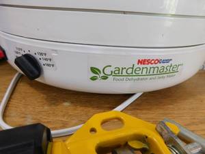 lot 94 image: Gardenmaster Food dehydrator & Jerky gun